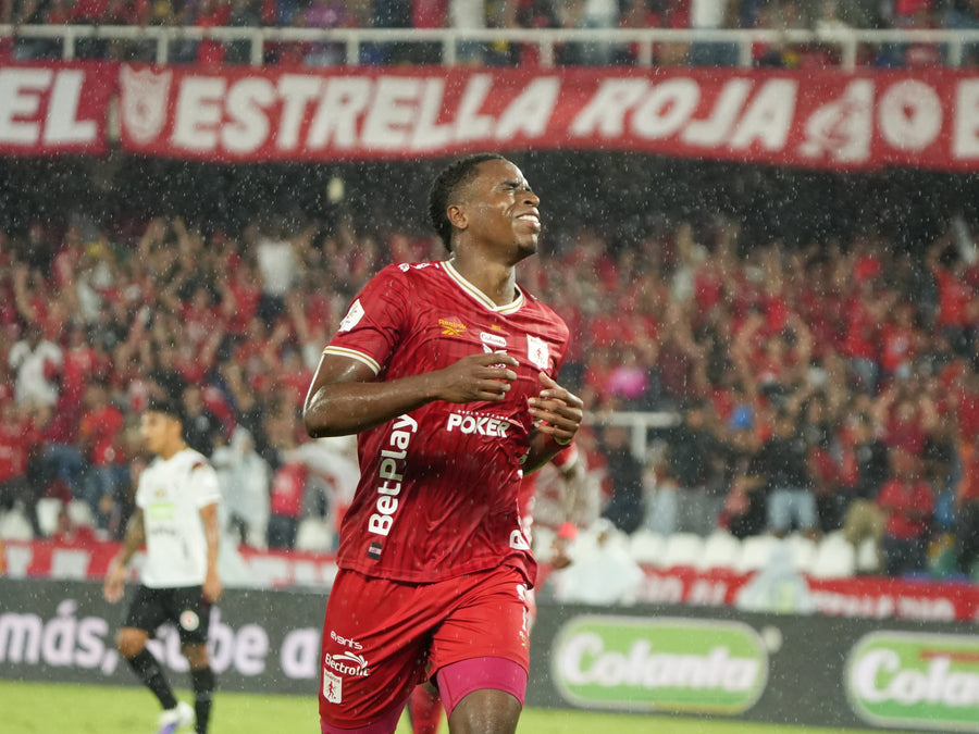 Lucumí firmó el final de una noche de autoridad escarlata