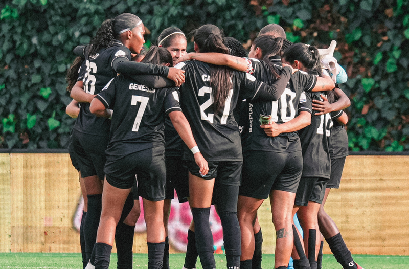 Victoria de América Femenino ante Fortaleza