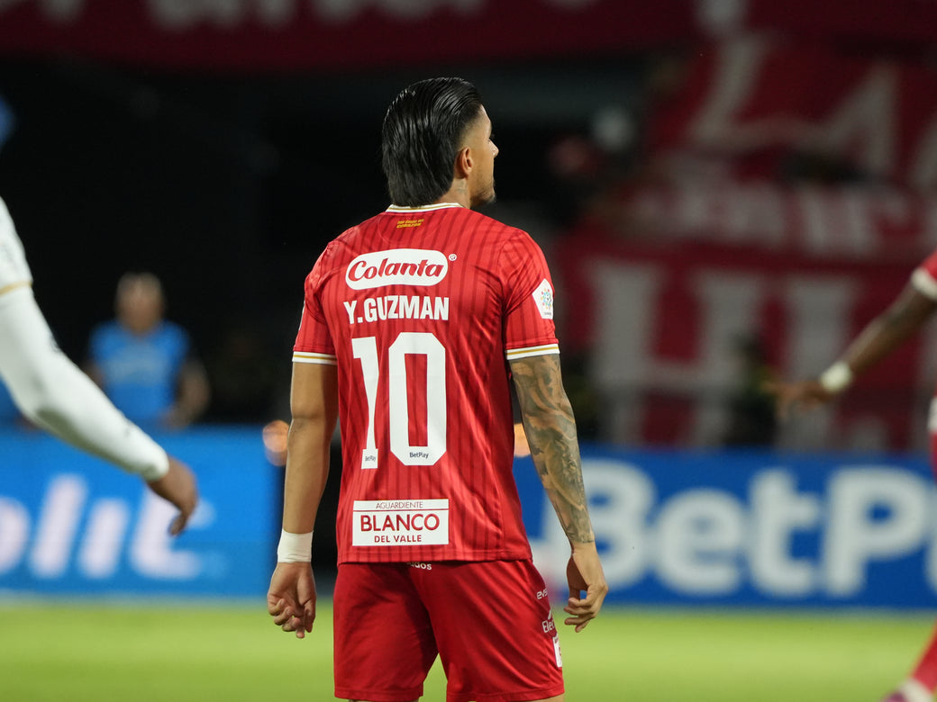 Lucumí firmó el final de una noche de autoridad escarlata