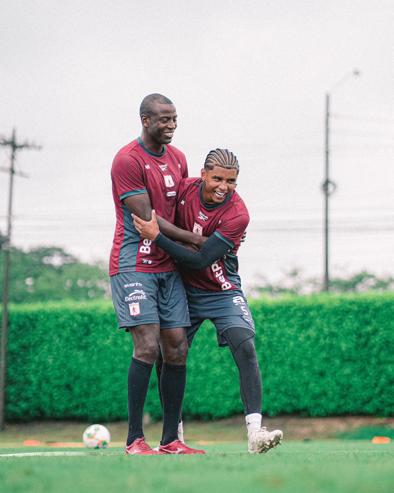 América de Cali y Reebok se unen para rendir homenaje a la pasión de u