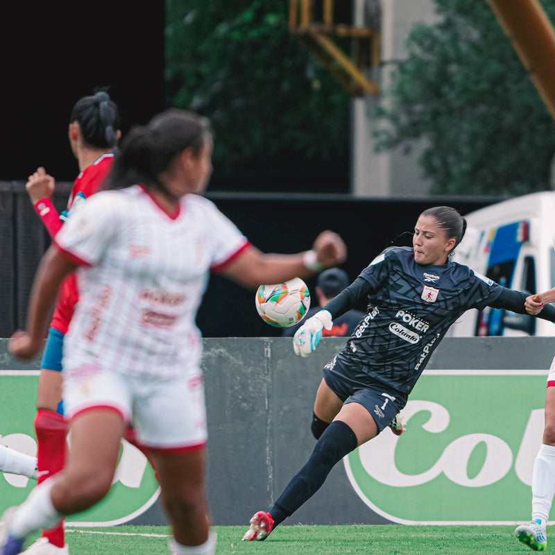 Galería: Acciones destacadas América femenino frente al DIM.